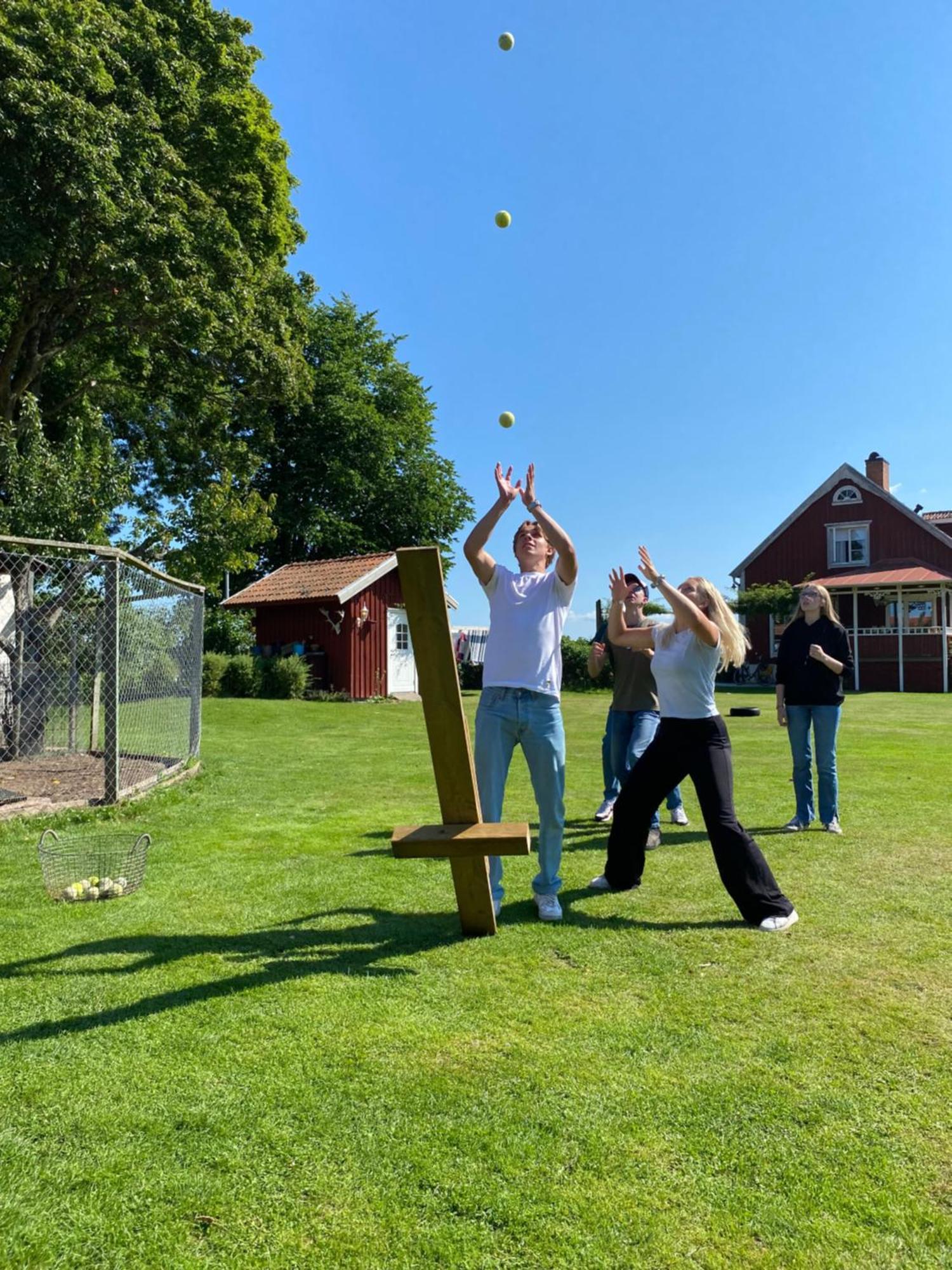 Aeventyrsgardens Vandrarhem, Kinnekulle Källby Kültér fotó
