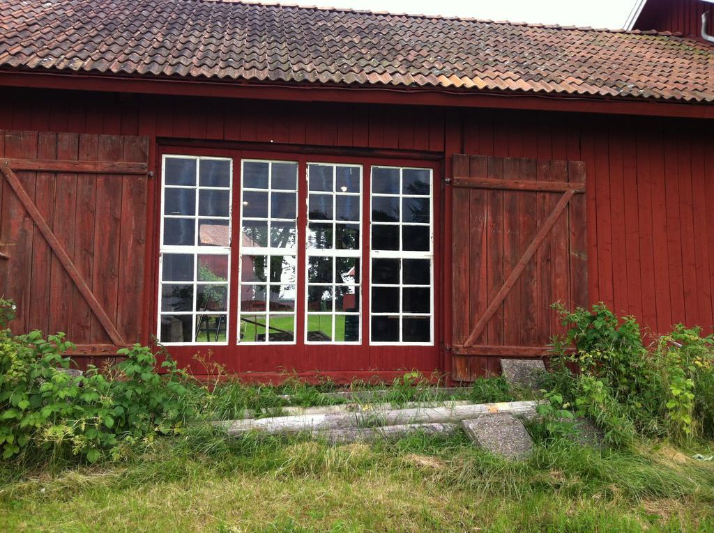 Aeventyrsgardens Vandrarhem, Kinnekulle Källby Kültér fotó