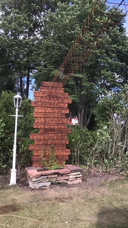 Aeventyrsgardens Vandrarhem, Kinnekulle Källby Kültér fotó