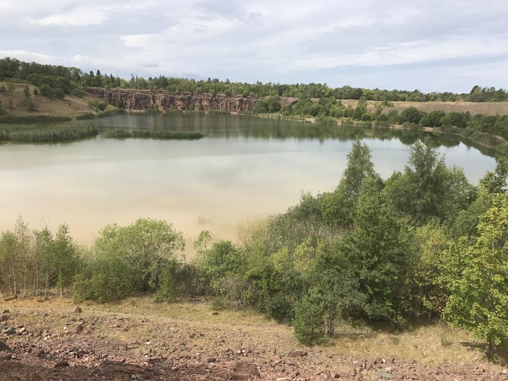 Aeventyrsgardens Vandrarhem, Kinnekulle Källby Kültér fotó